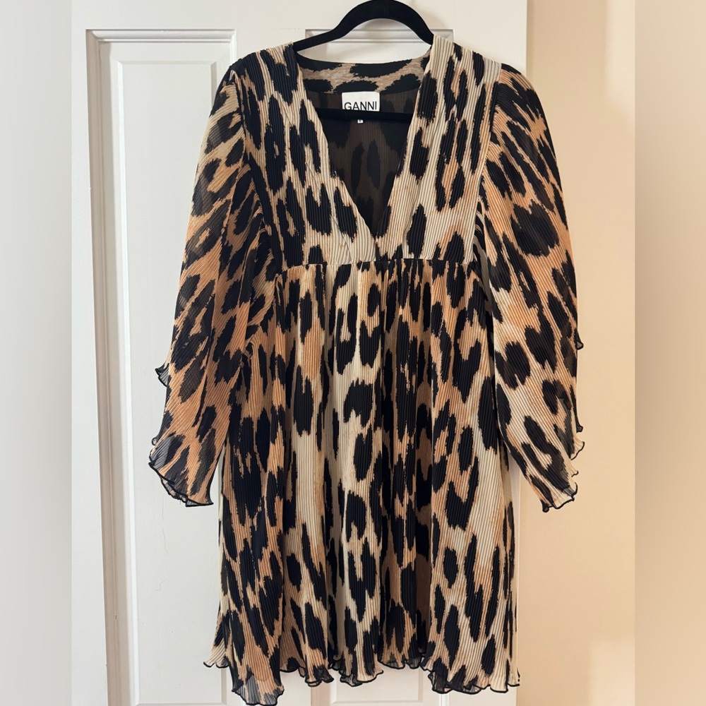 Ganni Pleated Georgette Dress size S/M. Never worn! Brand new.